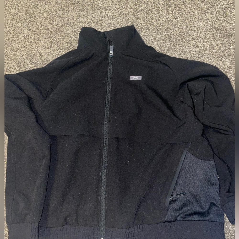 FIGS Sydney Scrub Jacket Black